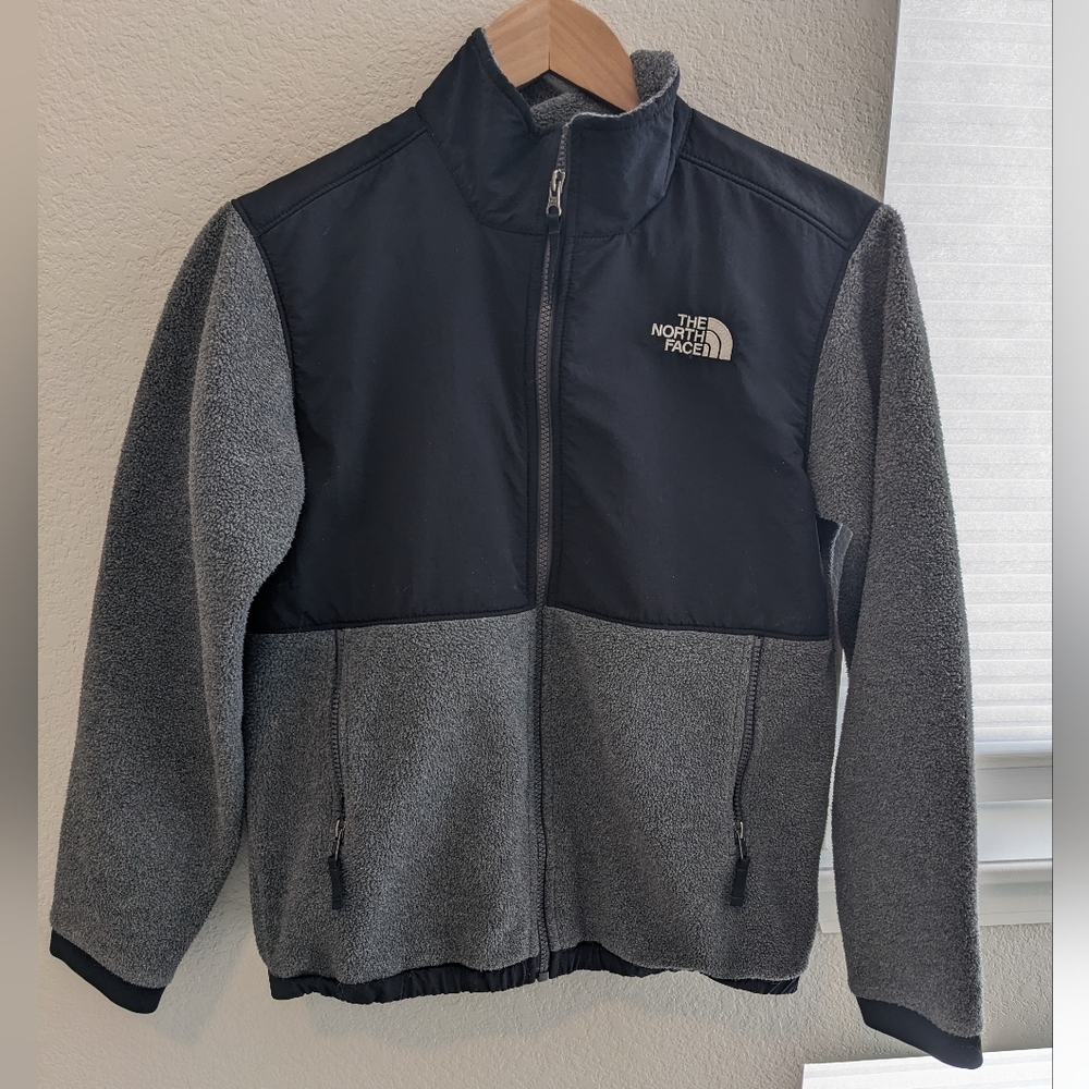 The North Face Black and Gray Fleece Jacket Boys Large